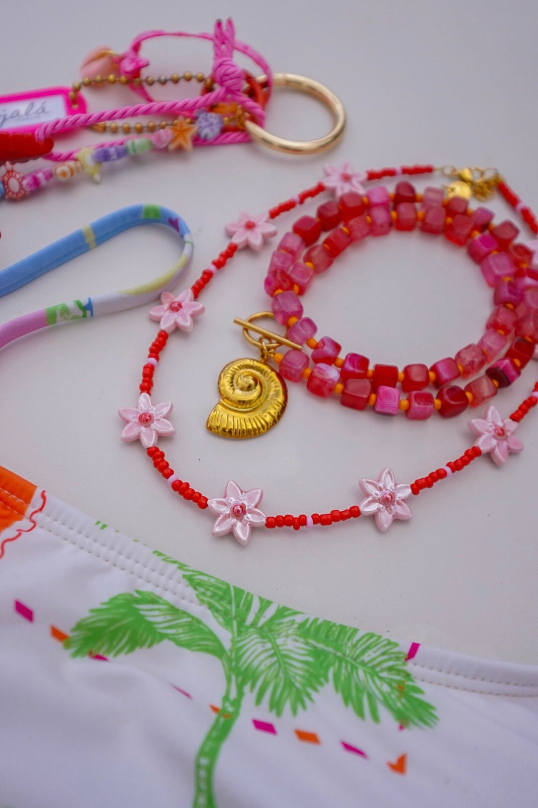 Colar Flores Vermelho