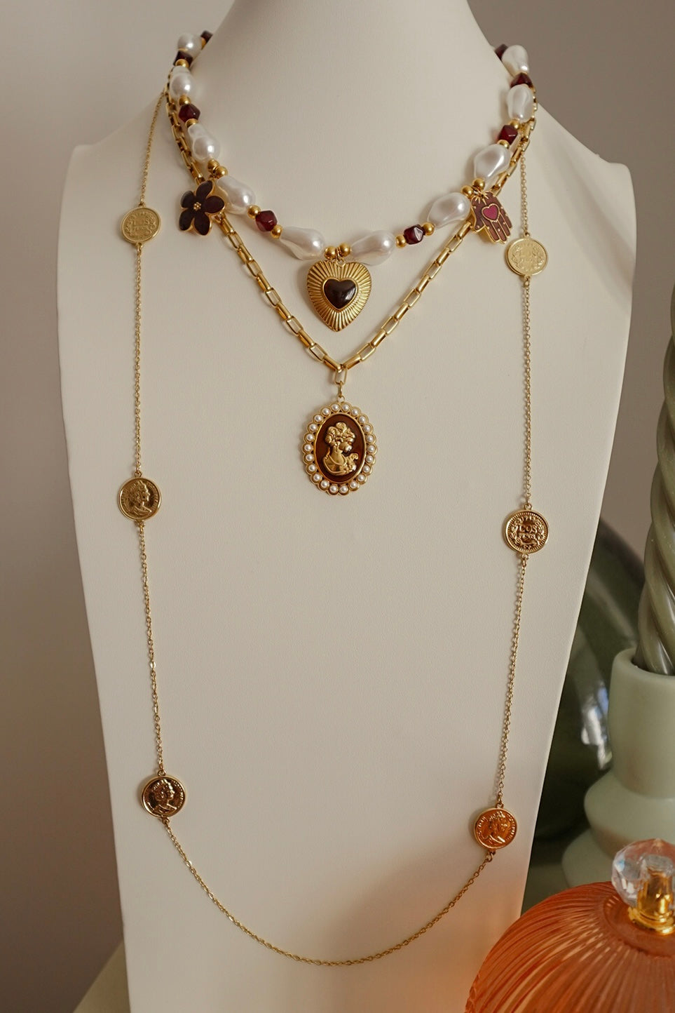 Colar Comprido Medalhas