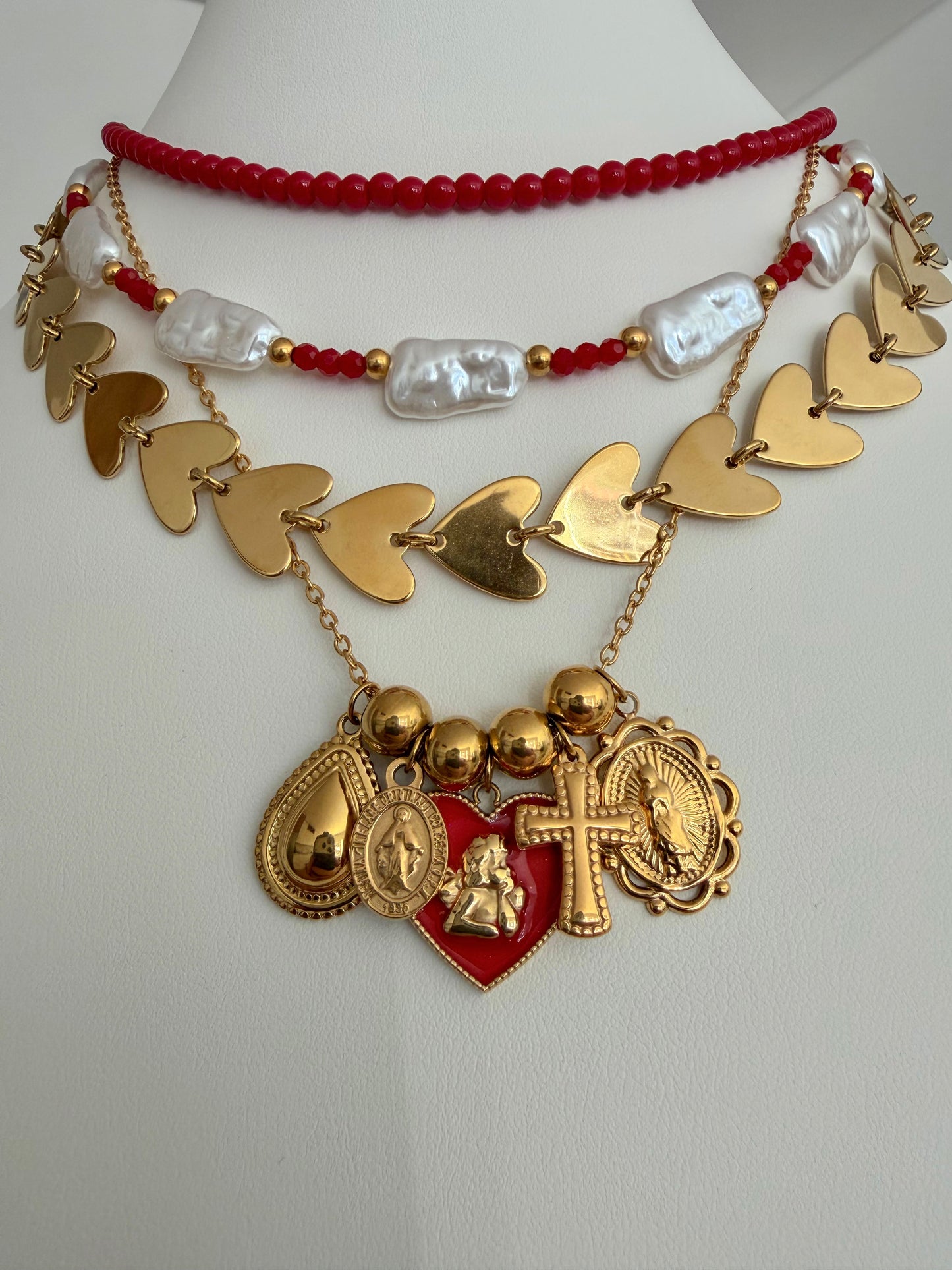 Colar Dourado Corações