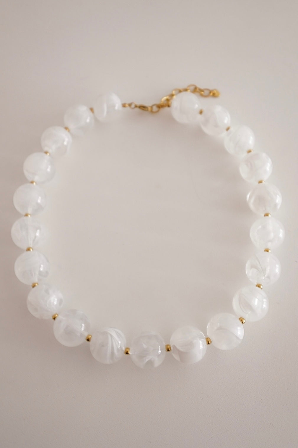 Colar Bolas Branco