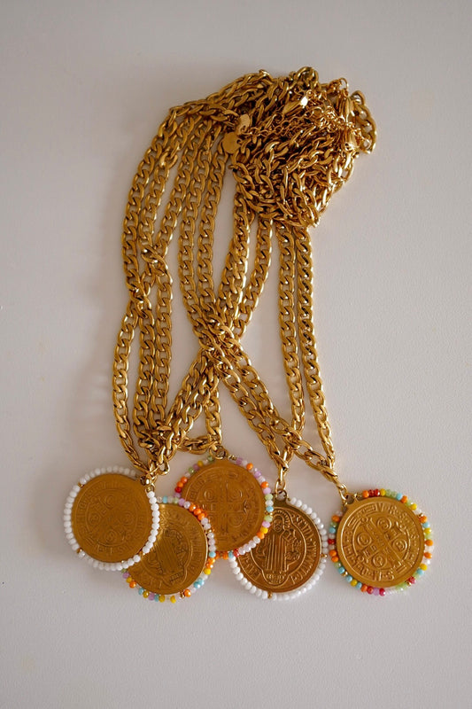 Colar Comprido Medalha